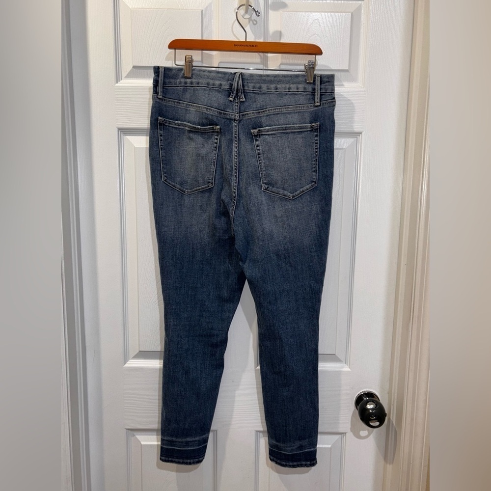 Good American Good Waist Jeans Size 15 Chew Hem Ankle Skinny GWCCH075T Distres‌‌ - Picture 7 of 12